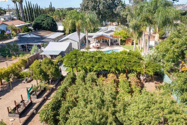 105 W Bolton Rd, Oakley, CA 94561
