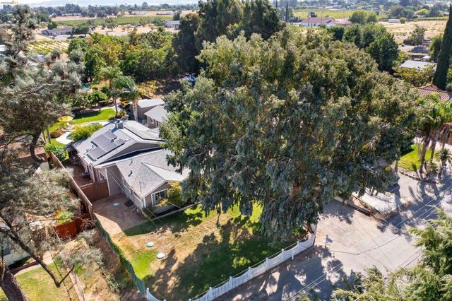 105 W Bolton Rd, Oakley, CA 94561
