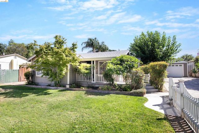 105 W Bolton Rd, Oakley, CA 94561
