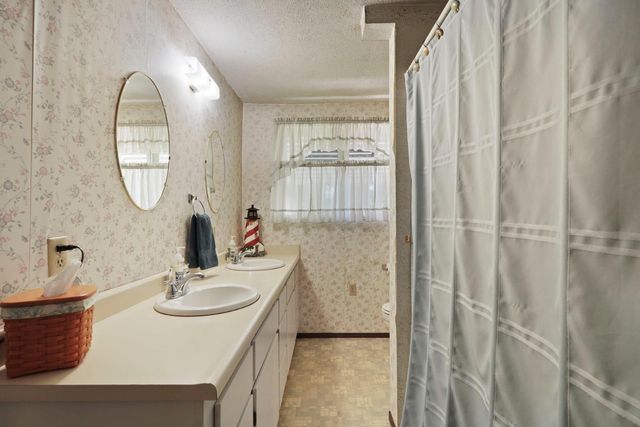 6632 E Acampo Rd, Acampo, CA 95220