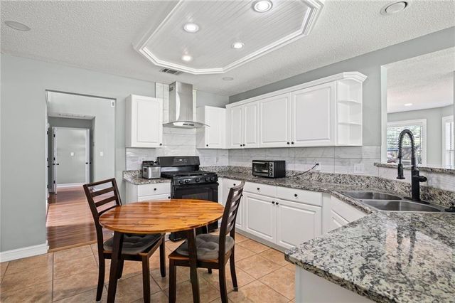 12189 Lauren Way, Fayetteville, GA 30215