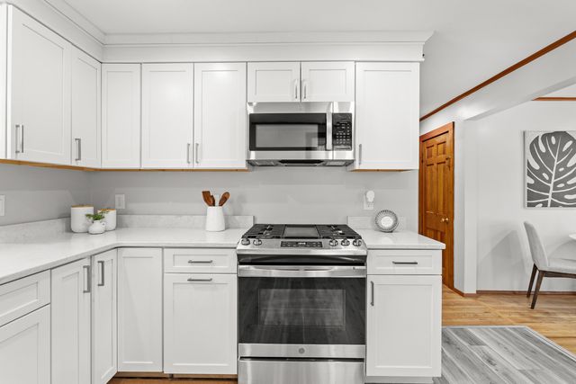 6 Ruth Lane, Hampton, NH 03842