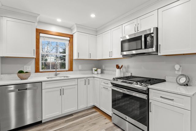 6 Ruth Lane, Hampton, NH 03842