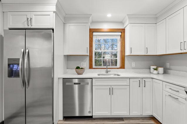 6 Ruth Lane, Hampton, NH 03842