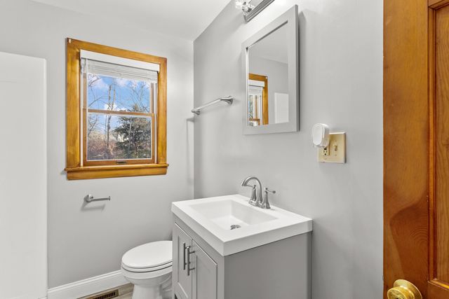 6 Ruth Lane, Hampton, NH 03842