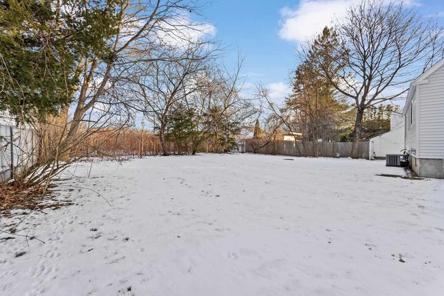 6 Ruth Lane, Hampton, NH 03842