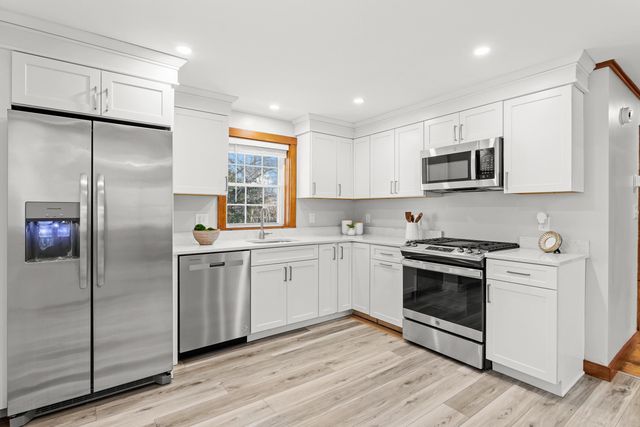 6 Ruth Lane, Hampton, NH 03842