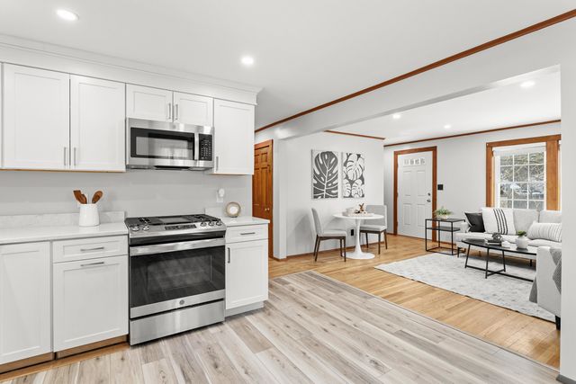 6 Ruth Lane, Hampton, NH 03842