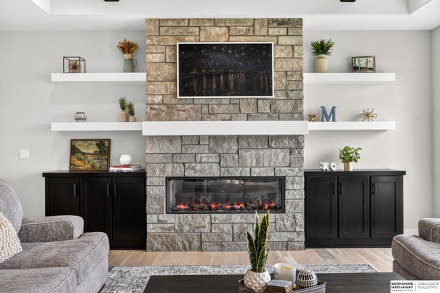 20958 Polk Street, Elkhorn, NE 68022