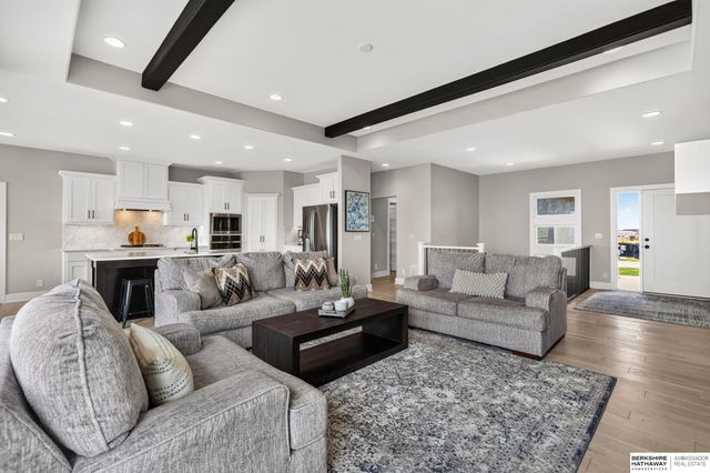20958 Polk Street, Elkhorn, NE 68022