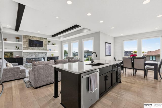 20958 Polk Street, Elkhorn, NE 68022