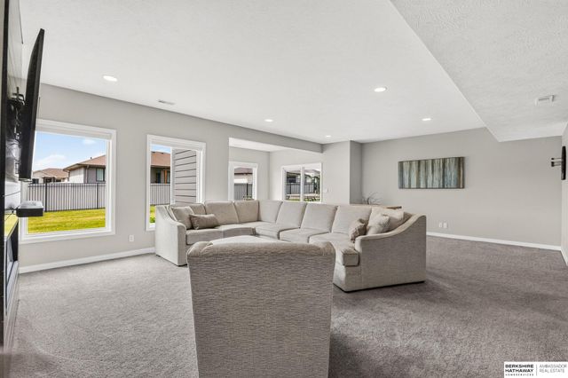 20958 Polk Street, Elkhorn, NE 68022