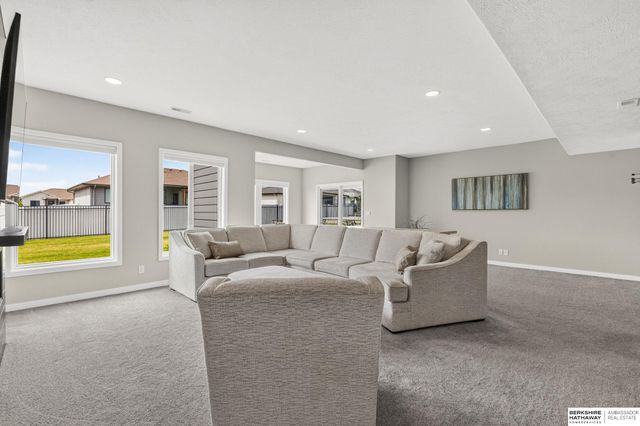 20958 Polk Street, Elkhorn, NE 68022