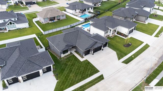 20958 Polk Street, Elkhorn, NE 68022