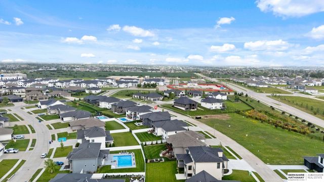 20958 Polk Street, Elkhorn, NE 68022