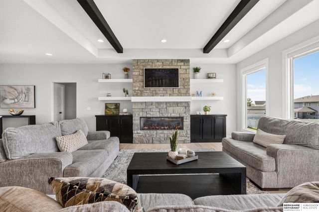 20958 Polk Street, Elkhorn, NE 68022