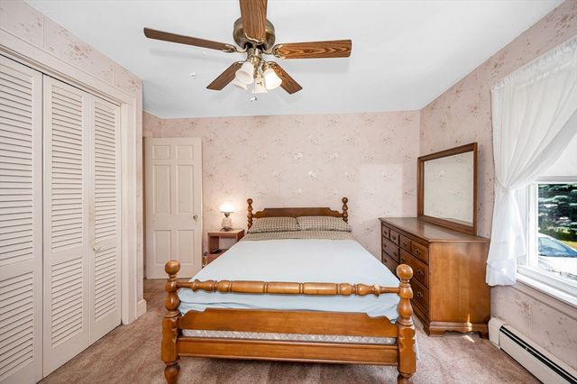 20 Oak Knoll Ave, Chelmsford, MA 01824
