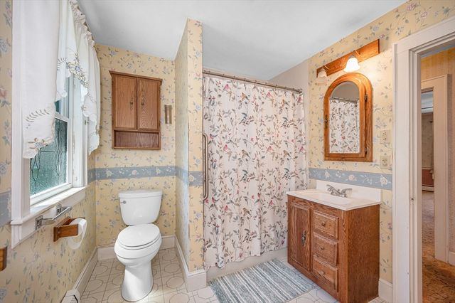 20 Oak Knoll Ave, Chelmsford, MA 01824