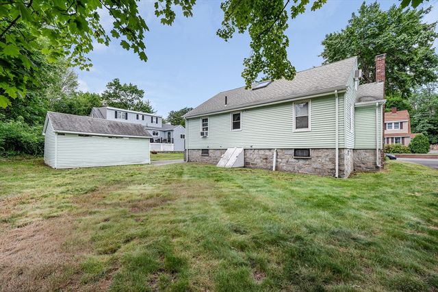 20 Oak Knoll Ave, Chelmsford, MA 01824