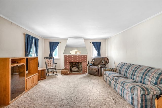 20 Oak Knoll Ave, Chelmsford, MA 01824