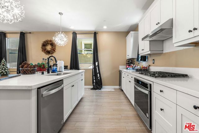 720 Grace Avenue, Inglewood, CA 90301