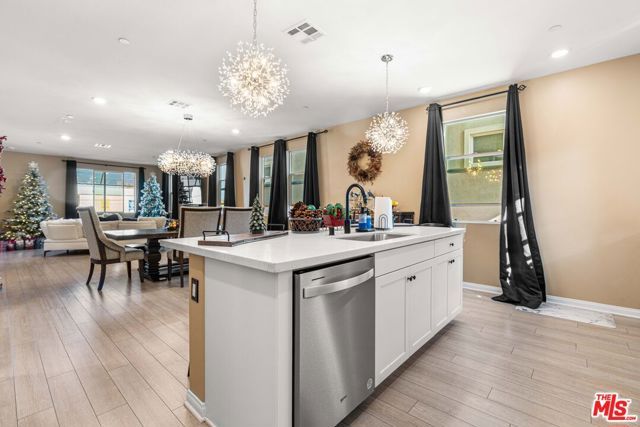 720 Grace Avenue, Inglewood, CA 90301