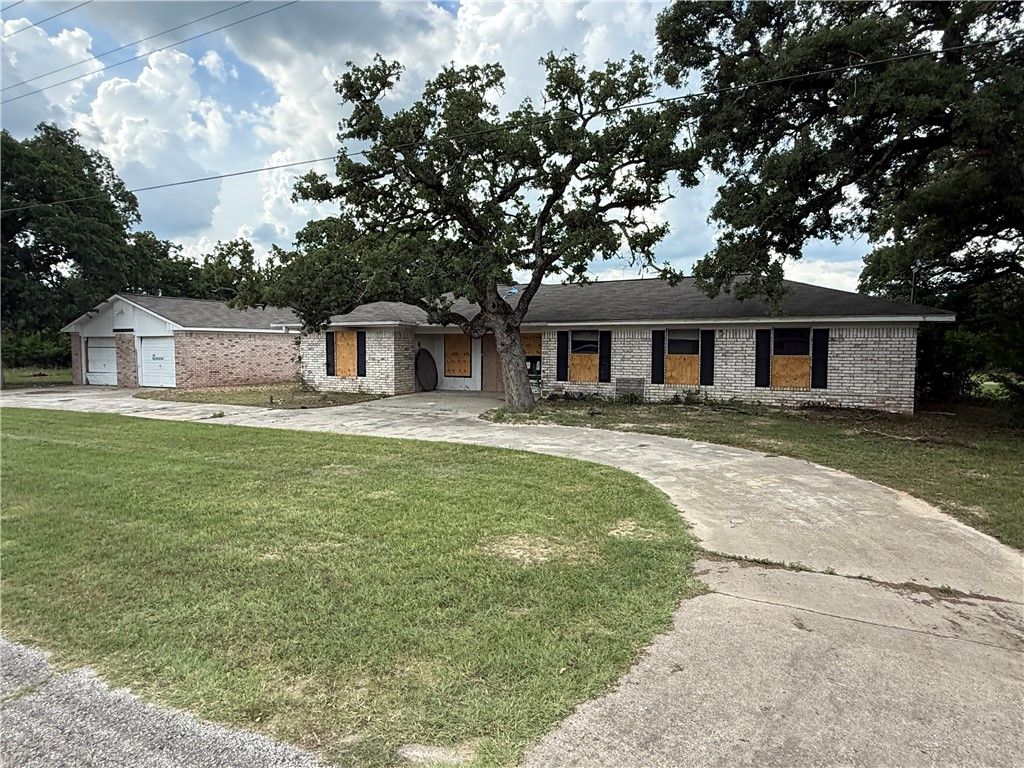 245 Golfview Drive, Normangee, TX 77871 — photo 3