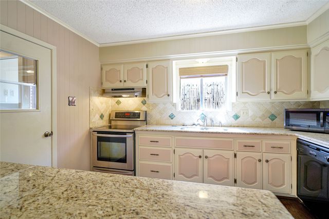 1114 Brookshire Drive, Tyler, TX 75071