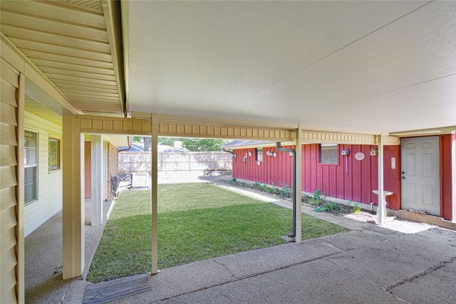 1114 Brookshire Drive, Tyler, TX 75071