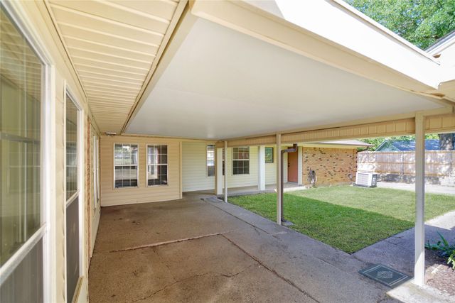 1114 Brookshire Drive, Tyler, TX 75071