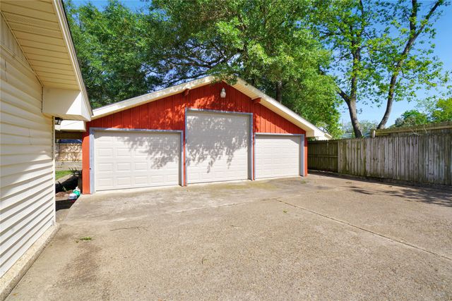 1114 Brookshire Drive, Tyler, TX 75071