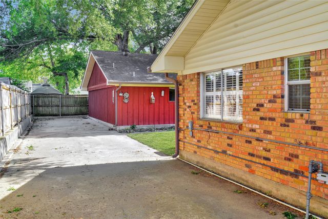 1114 Brookshire Drive, Tyler, TX 75071