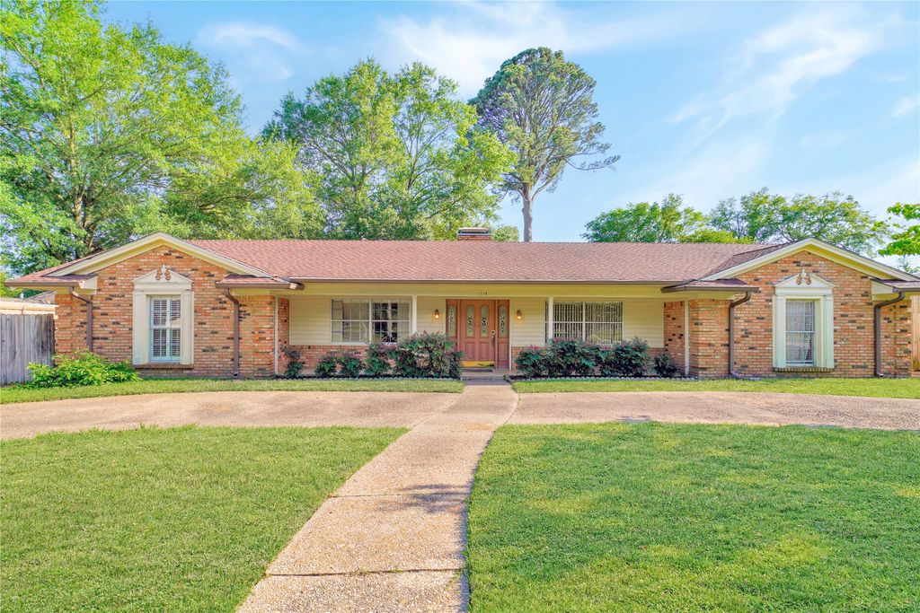 1114 Brookshire Drive, Tyler, TX 75071