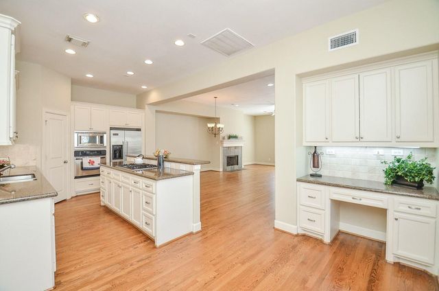 222 Knox Street F, Houston, TX 77007