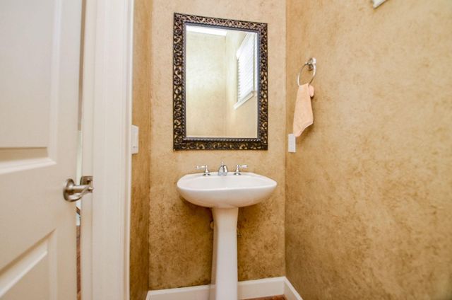 222 Knox Street F, Houston, TX 77007