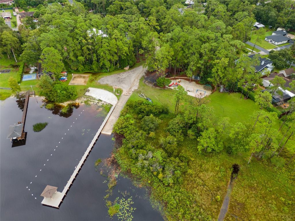 Image 41 of property listing at 14335 FRESNO DRIVE, Orlando, FL 32832
