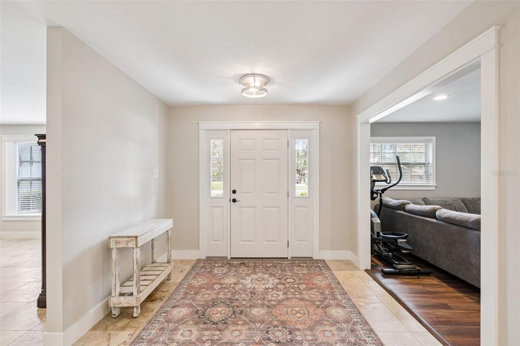 Image 6 of property listing at 14335 FRESNO DRIVE, Orlando, FL 32832