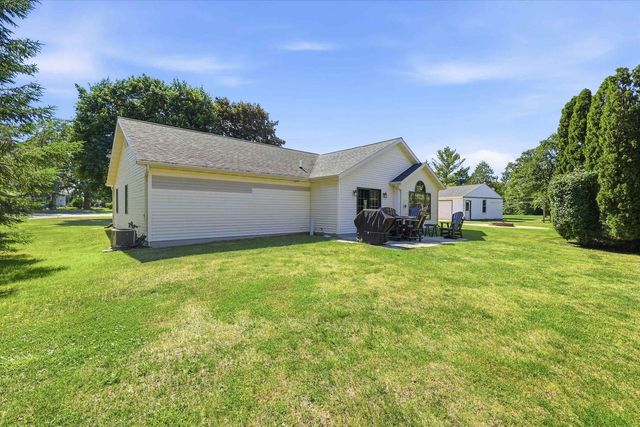 7344 S US HWY 45, Oshkosh, WI 54902