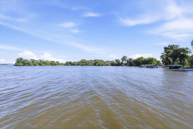 7344 S US HWY 45, Oshkosh, WI 54902