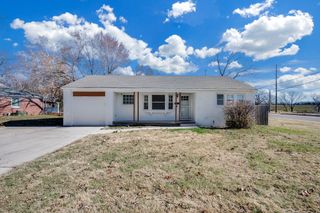 2342 S McAdam Dr, Wichita, KS 67218