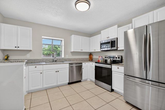 330 Shores Blvd, St Augustine, FL 32086