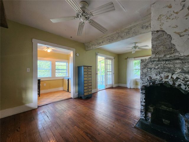 2121 7TH AVENUE W, Bradenton, FL 34205