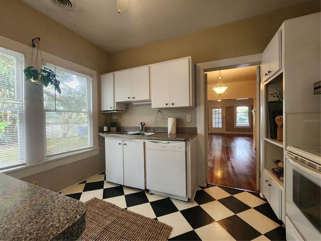 2121 7TH AVENUE W, Bradenton, FL 34205