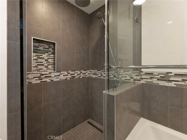 12803 Bloomfield 2, Studio City, CA 91604
