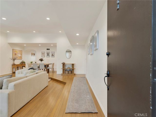 12803 Bloomfield 2, Studio City, CA 91604