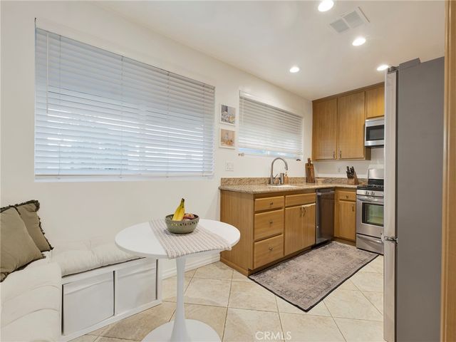 12803 Bloomfield 2, Studio City, CA 91604