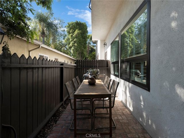 12803 Bloomfield 2, Studio City, CA 91604