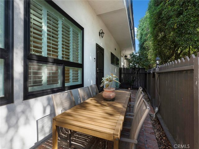 12803 Bloomfield 2, Studio City, CA 91604