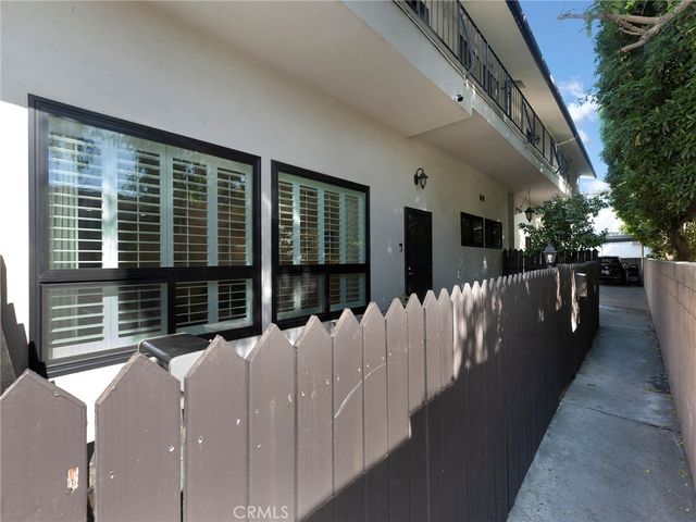 12803 Bloomfield 2, Studio City, CA 91604