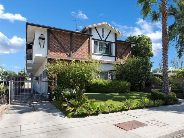 12803 Bloomfield 2, Studio City, CA 91604